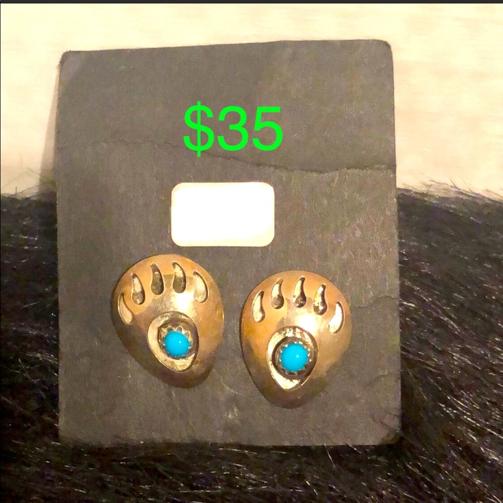 ON SALE TODAY ONLY 3/9🔥Vintage Bear Claw earrings
